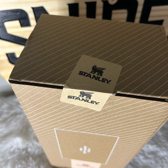 Stanley Flowstate Tumbler - Rose Quartz - Picture 2 of 3